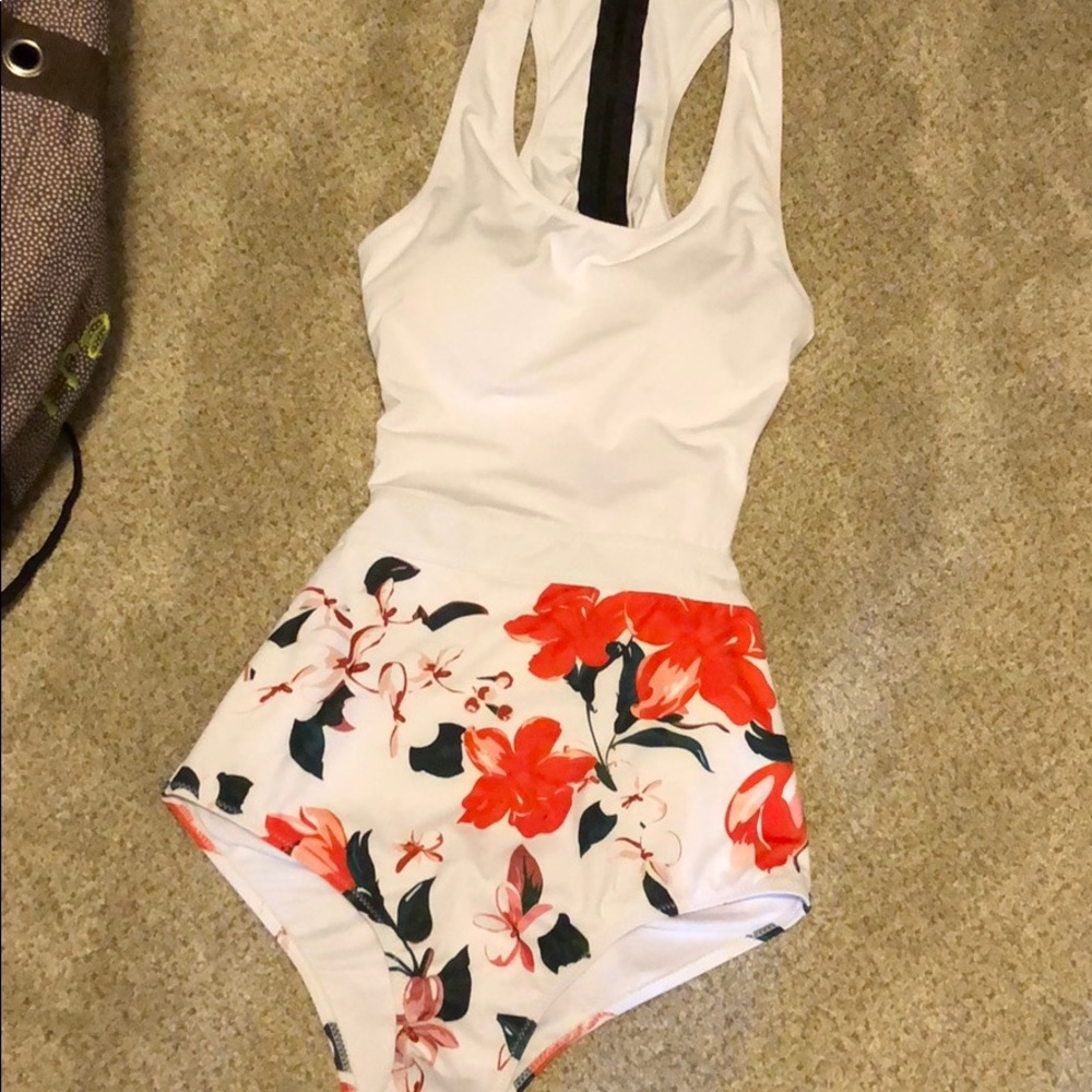 Women’s one piece swim suit size small